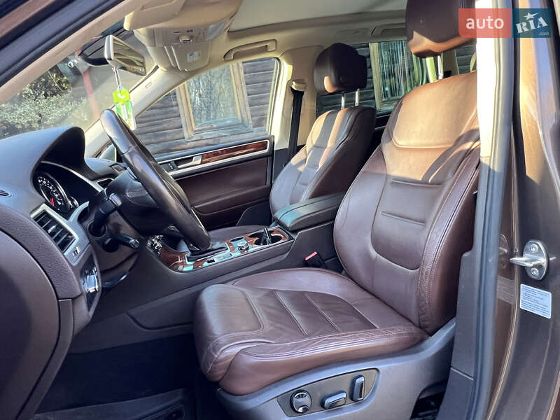 Внедорожник / Кроссовер Volkswagen Touareg 2012 в Трускавце