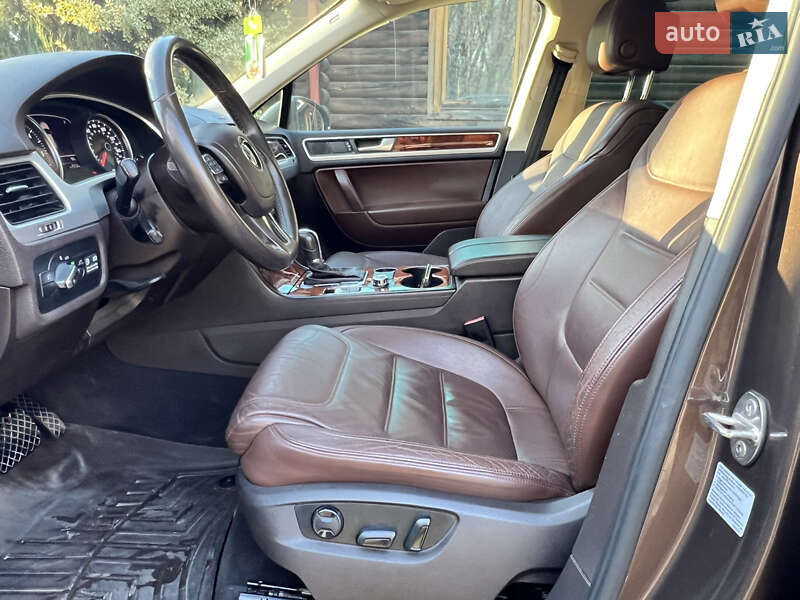 Внедорожник / Кроссовер Volkswagen Touareg 2012 в Трускавце