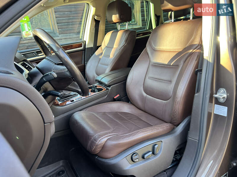 Внедорожник / Кроссовер Volkswagen Touareg 2012 в Трускавце