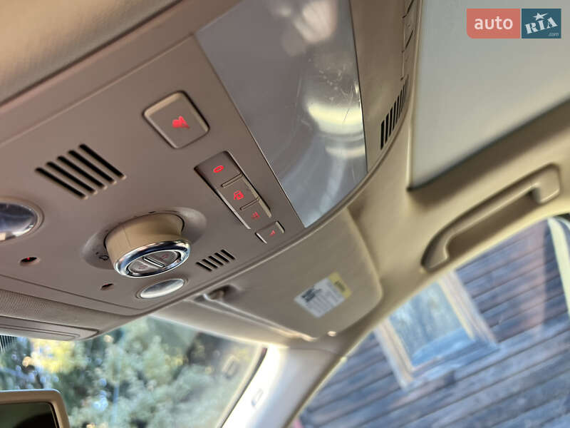 Внедорожник / Кроссовер Volkswagen Touareg 2012 в Трускавце