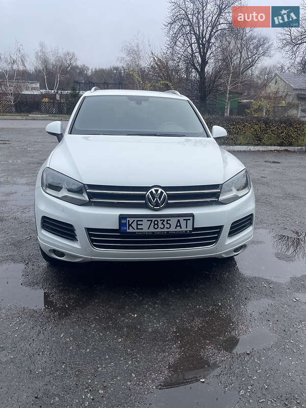 Позашляховик / Кросовер Volkswagen Touareg 2012 в Кам'янському