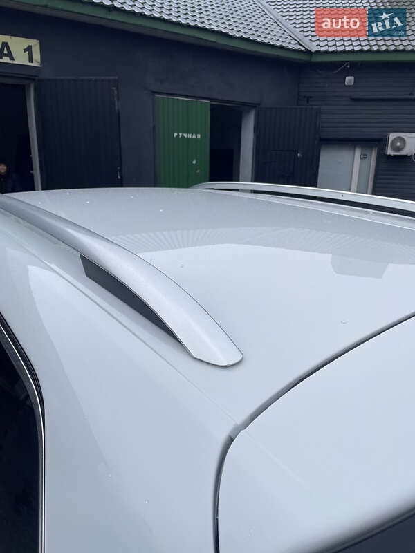 Позашляховик / Кросовер Volkswagen Touareg 2012 в Кам'янському