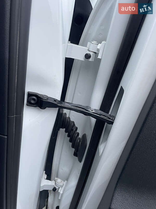 Позашляховик / Кросовер Volkswagen Touareg 2012 в Кам'янському