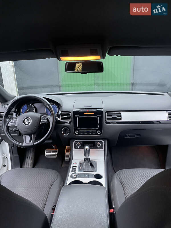 Позашляховик / Кросовер Volkswagen Touareg 2012 в Кам'янському