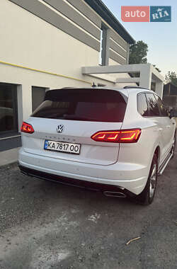 Внедорожник / Кроссовер Volkswagen Touareg 2019 в Первомайске