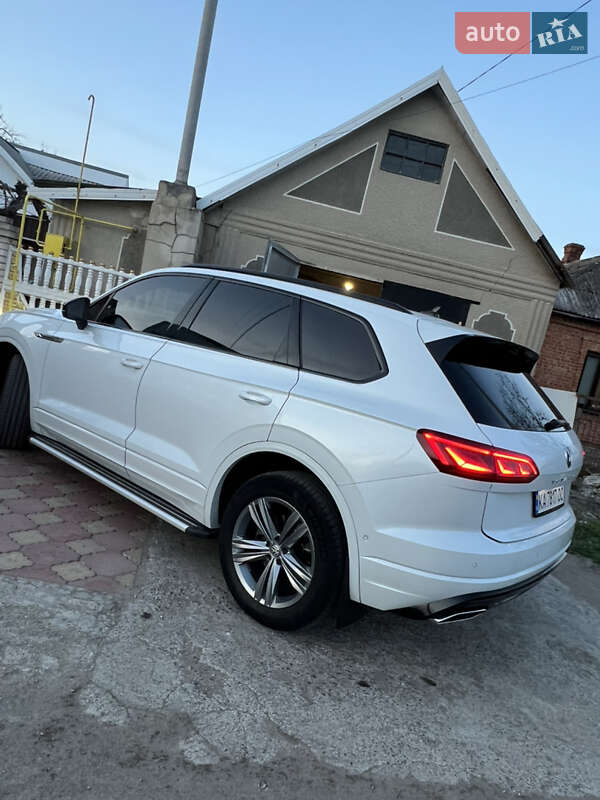 Внедорожник / Кроссовер Volkswagen Touareg 2019 в Первомайске