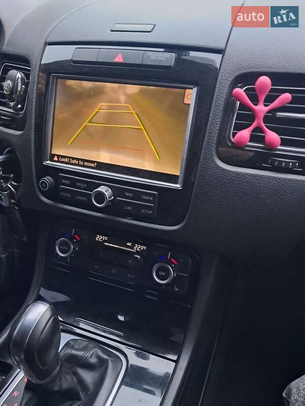 Внедорожник / Кроссовер Volkswagen Touareg 2013 в Володарке