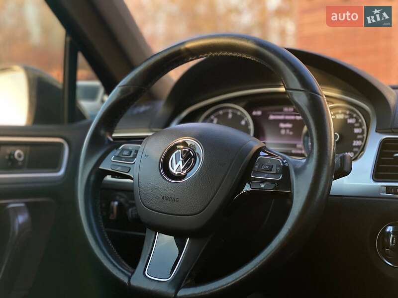 Внедорожник / Кроссовер Volkswagen Touareg 2011 в Львове фото 10 Внедорожник / Кроссовер Volkswagen Touareg 2011 в Львове