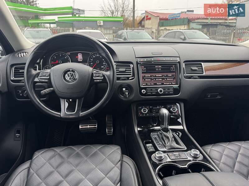 Внедорожник / Кроссовер Volkswagen Touareg 2017 в Тернополе