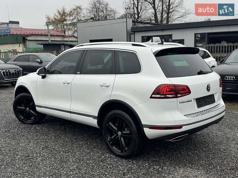 Внедорожник / Кроссовер Volkswagen Touareg 2017 в Тернополе