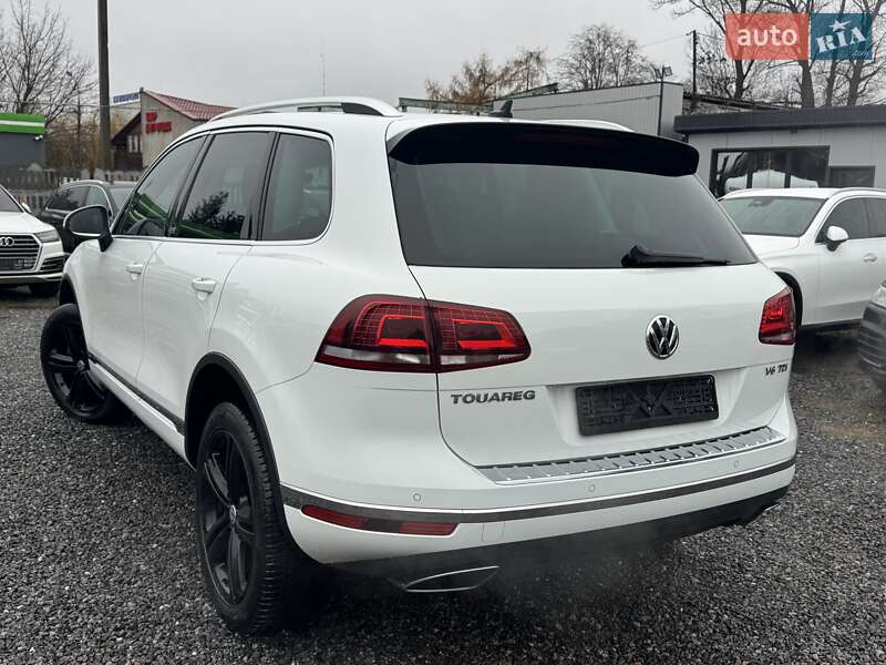 Внедорожник / Кроссовер Volkswagen Touareg 2017 в Тернополе