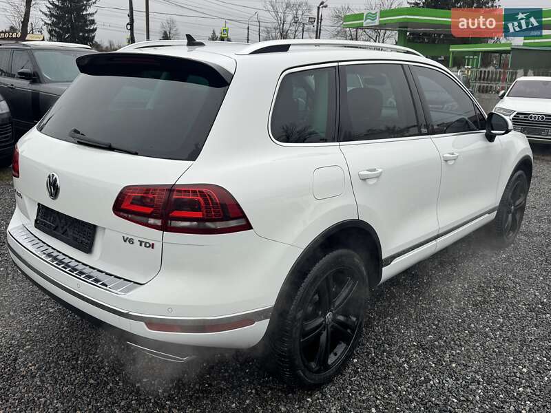 Внедорожник / Кроссовер Volkswagen Touareg 2017 в Тернополе