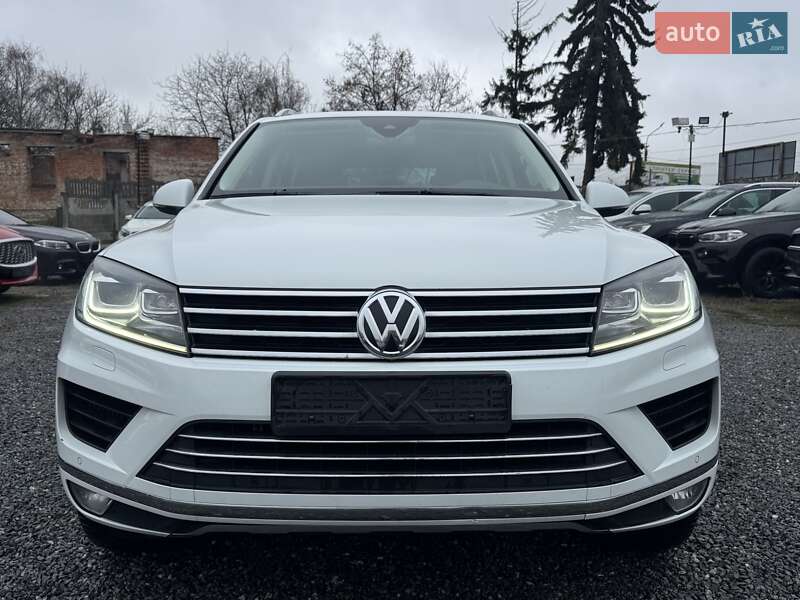 Внедорожник / Кроссовер Volkswagen Touareg 2017 в Тернополе
