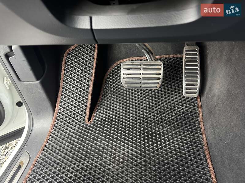 Внедорожник / Кроссовер Volkswagen Touareg 2017 в Тернополе