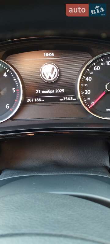 Внедорожник / Кроссовер Volkswagen Touareg 2014 в Кривом Роге