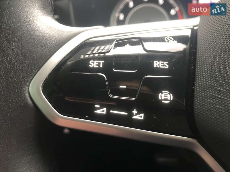 Позашляховик / Кросовер Volkswagen Touareg 2021 в Києві фото 28 Позашляховик / Кросовер Volkswagen Touareg 2021 в Києві