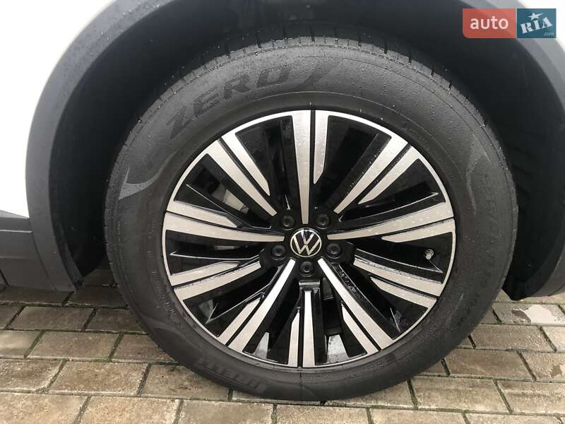 Позашляховик / Кросовер Volkswagen Touareg 2021 в Києві фото 43 Позашляховик / Кросовер Volkswagen Touareg 2021 в Києві