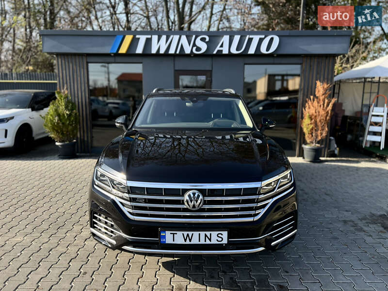 Внедорожник / Кроссовер Volkswagen Touareg 2018 в Одессе