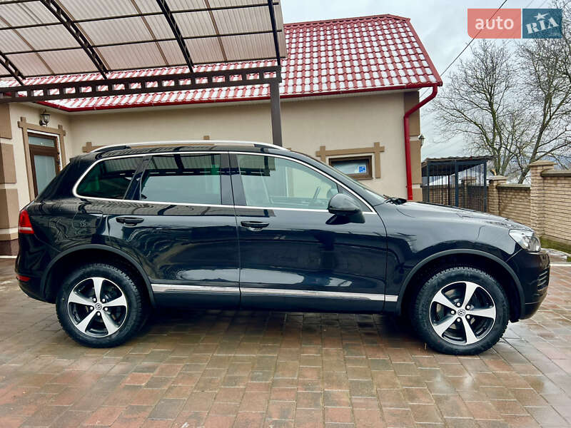 Внедорожник / Кроссовер Volkswagen Touareg 2010 в Черновцах