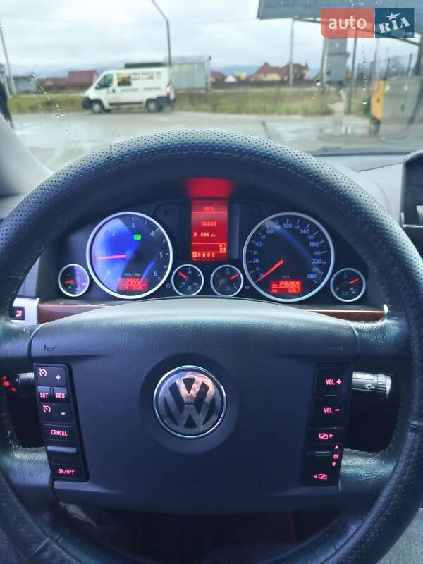 Внедорожник / Кроссовер Volkswagen Touareg 2008 в Тячеве