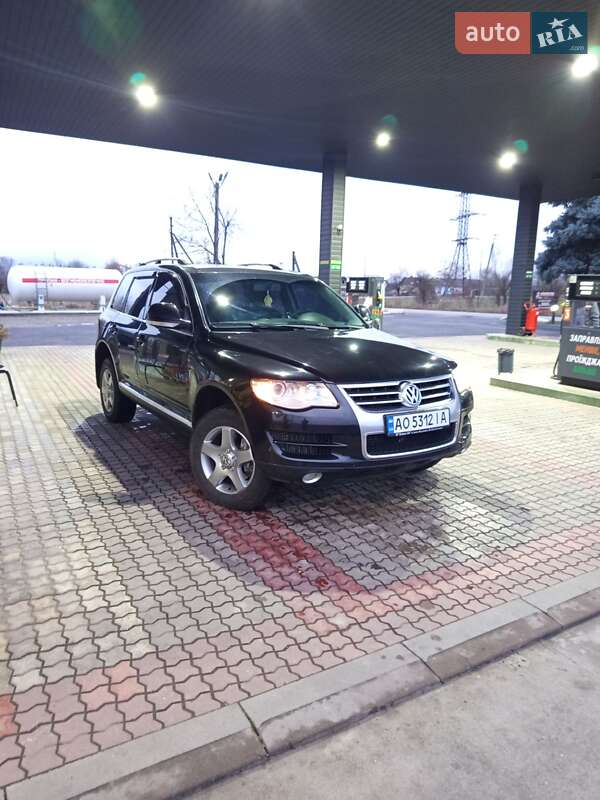 Внедорожник / Кроссовер Volkswagen Touareg 2008 в Тячеве