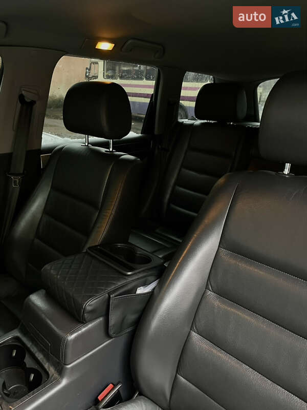 Внедорожник / Кроссовер Volkswagen Touareg 2007 в Ровно