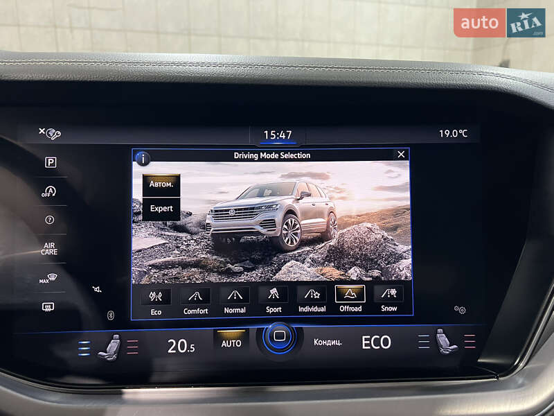 Позашляховик / Кросовер Volkswagen Touareg 2018 в Києві