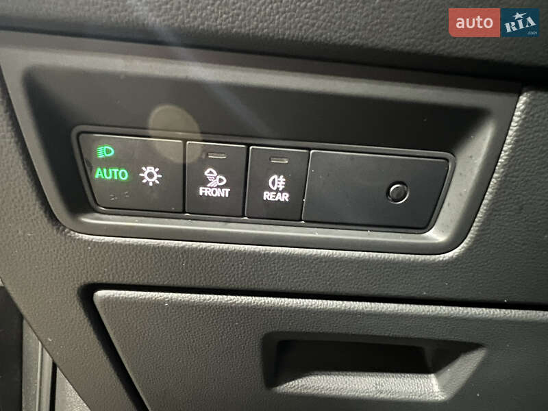 Позашляховик / Кросовер Volkswagen Touareg 2018 в Києві