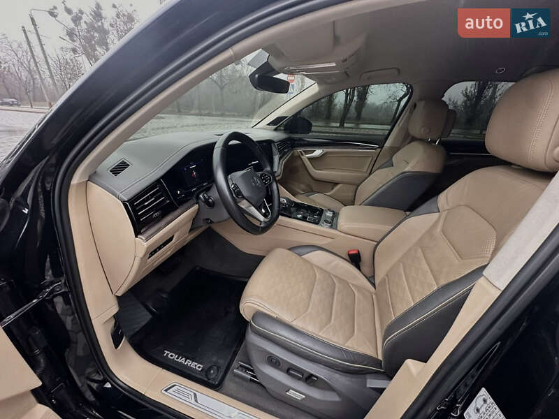 Внедорожник / Кроссовер Volkswagen Touareg 2020 в Киеве