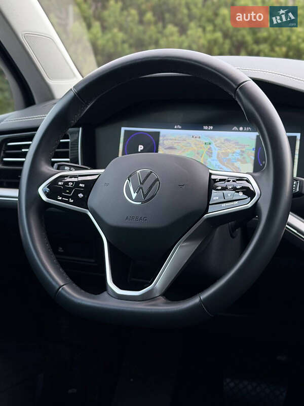 Внедорожник / Кроссовер Volkswagen Touareg 2022 в Киеве