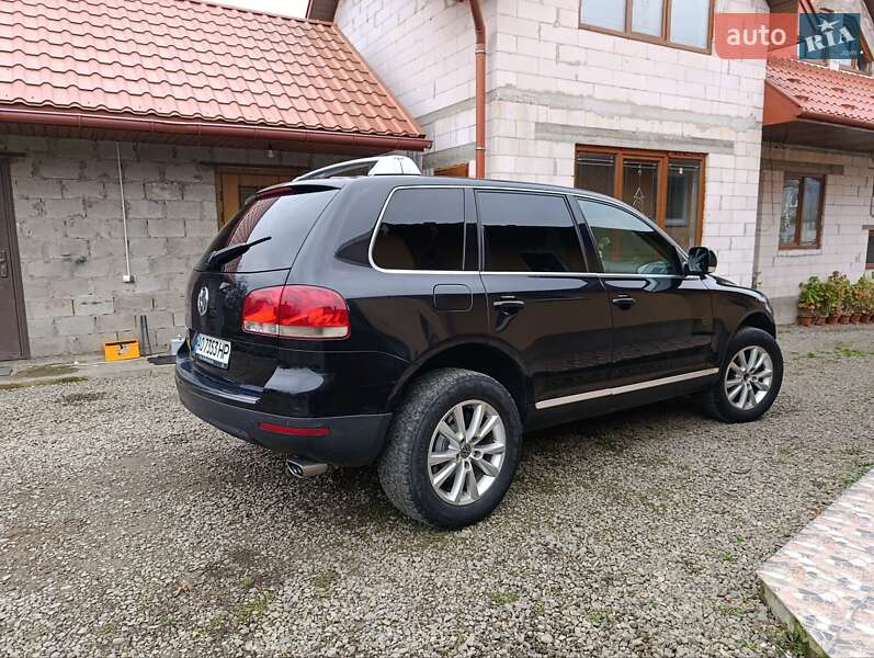 Позашляховик / Кросовер Volkswagen Touareg 2005 в Тячеві