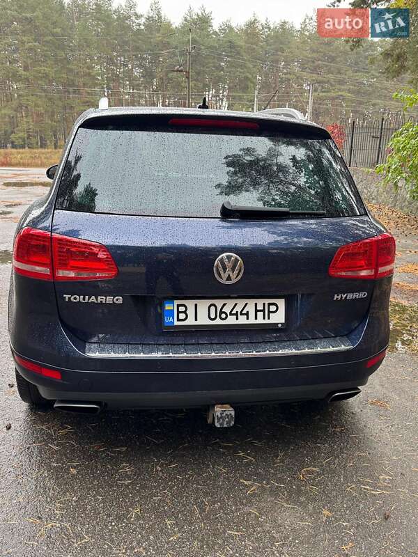Позашляховик / Кросовер Volkswagen Touareg 2013 в Полтаві
