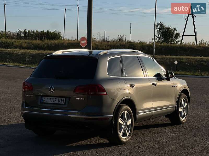 Внедорожник / Кроссовер Volkswagen Touareg 2014 в Богуславе