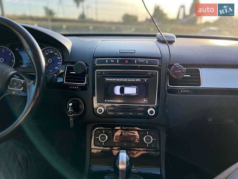 Внедорожник / Кроссовер Volkswagen Touareg 2014 в Богуславе