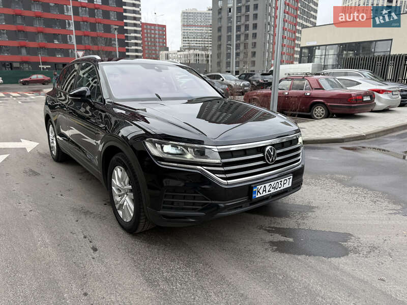 Внедорожник / Кроссовер Volkswagen Touareg 2021 в Киеве