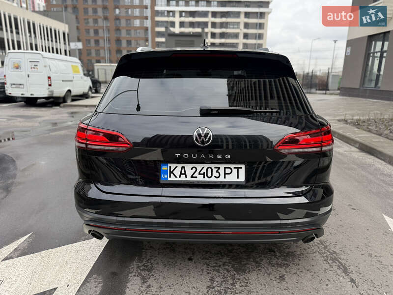 Внедорожник / Кроссовер Volkswagen Touareg 2021 в Киеве