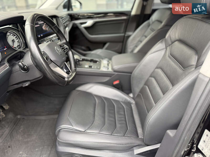 Внедорожник / Кроссовер Volkswagen Touareg 2021 в Киеве