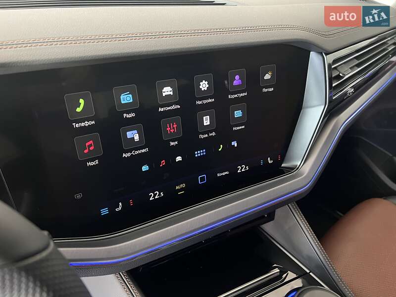 Позашляховик / Кросовер Volkswagen Touareg 2024 в Києві