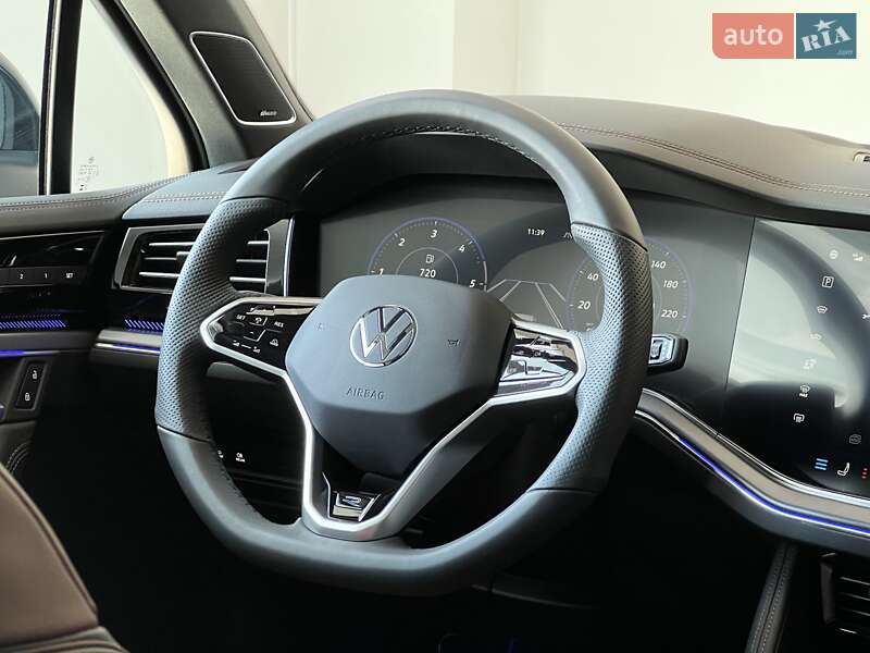 Позашляховик / Кросовер Volkswagen Touareg 2024 в Києві