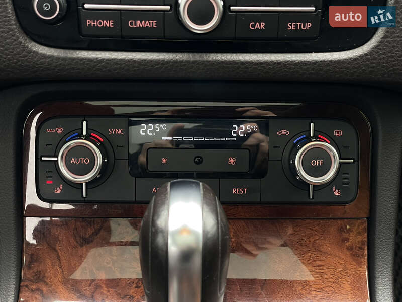 Внедорожник / Кроссовер Volkswagen Touareg 2012 в Одессе фото 17 Внедорожник / Кроссовер Volkswagen Touareg 2012 в Одессе