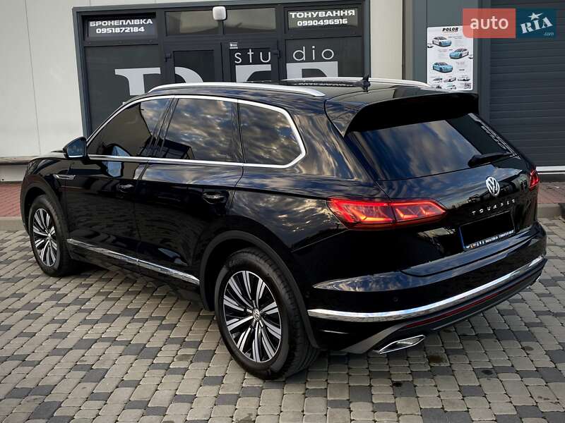 Позашляховик / Кросовер Volkswagen Touareg 2019 в Мукачевому