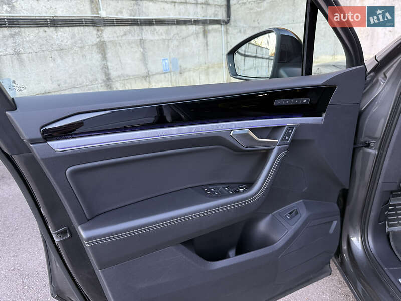 Внедорожник / Кроссовер Volkswagen Touareg 2021 в Ровно
