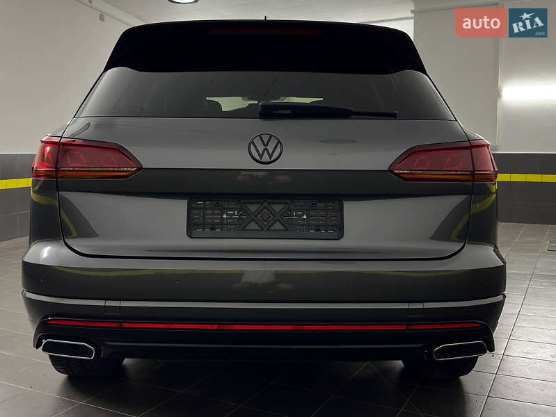 Позашляховик / Кросовер Volkswagen Touareg 2022 в Козятині