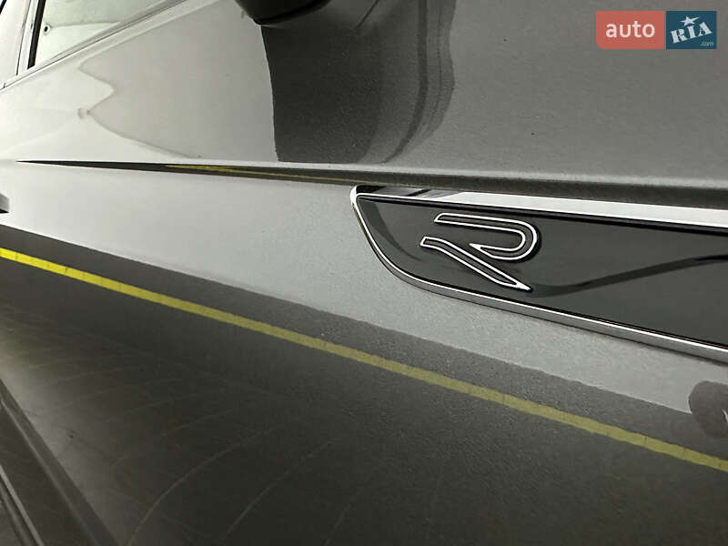 Позашляховик / Кросовер Volkswagen Touareg 2022 в Козятині