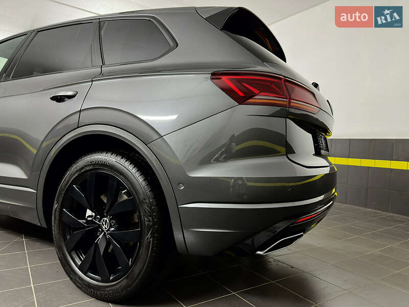 Позашляховик / Кросовер Volkswagen Touareg 2022 в Козятині