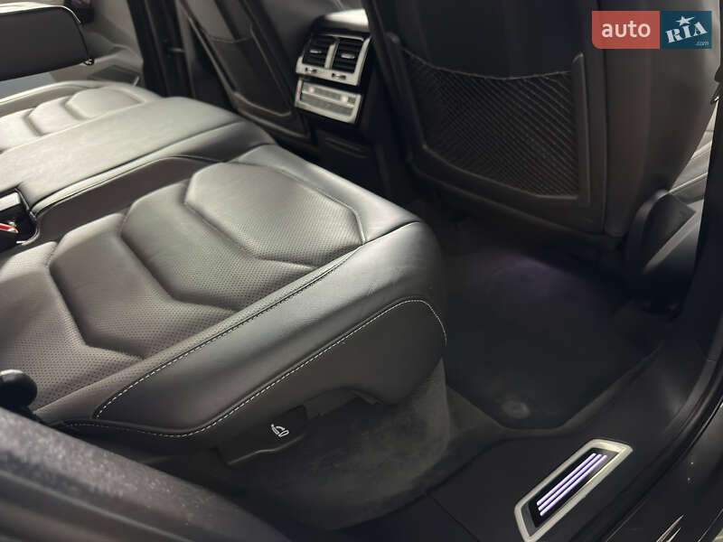 Позашляховик / Кросовер Volkswagen Touareg 2022 в Козятині