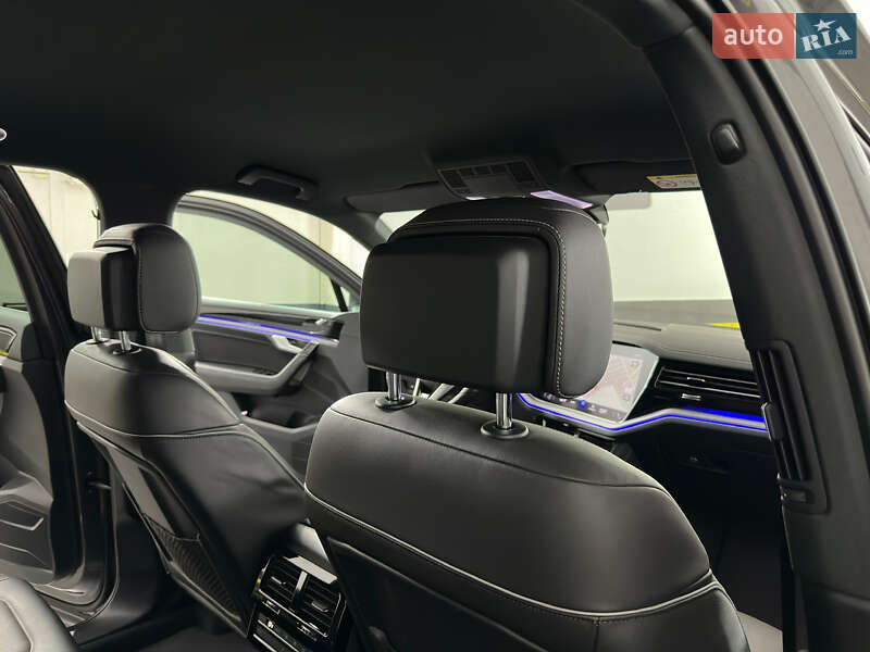 Позашляховик / Кросовер Volkswagen Touareg 2022 в Козятині