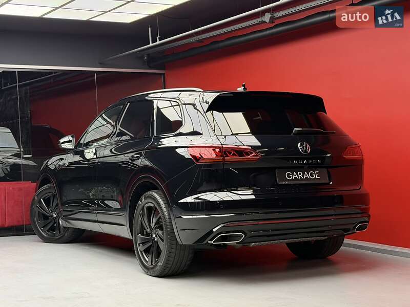 Внедорожник / Кроссовер Volkswagen Touareg 2021 в Киеве