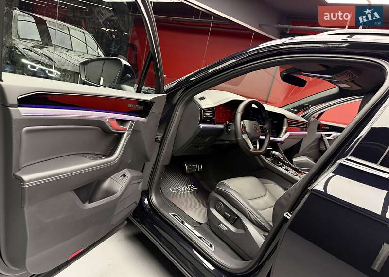 Внедорожник / Кроссовер Volkswagen Touareg 2021 в Киеве