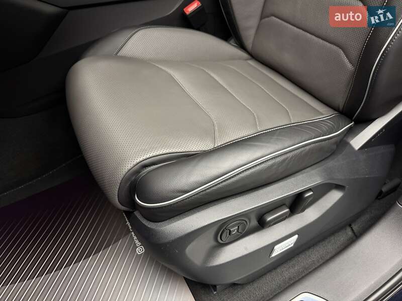 Внедорожник / Кроссовер Volkswagen Touareg 2021 в Киеве